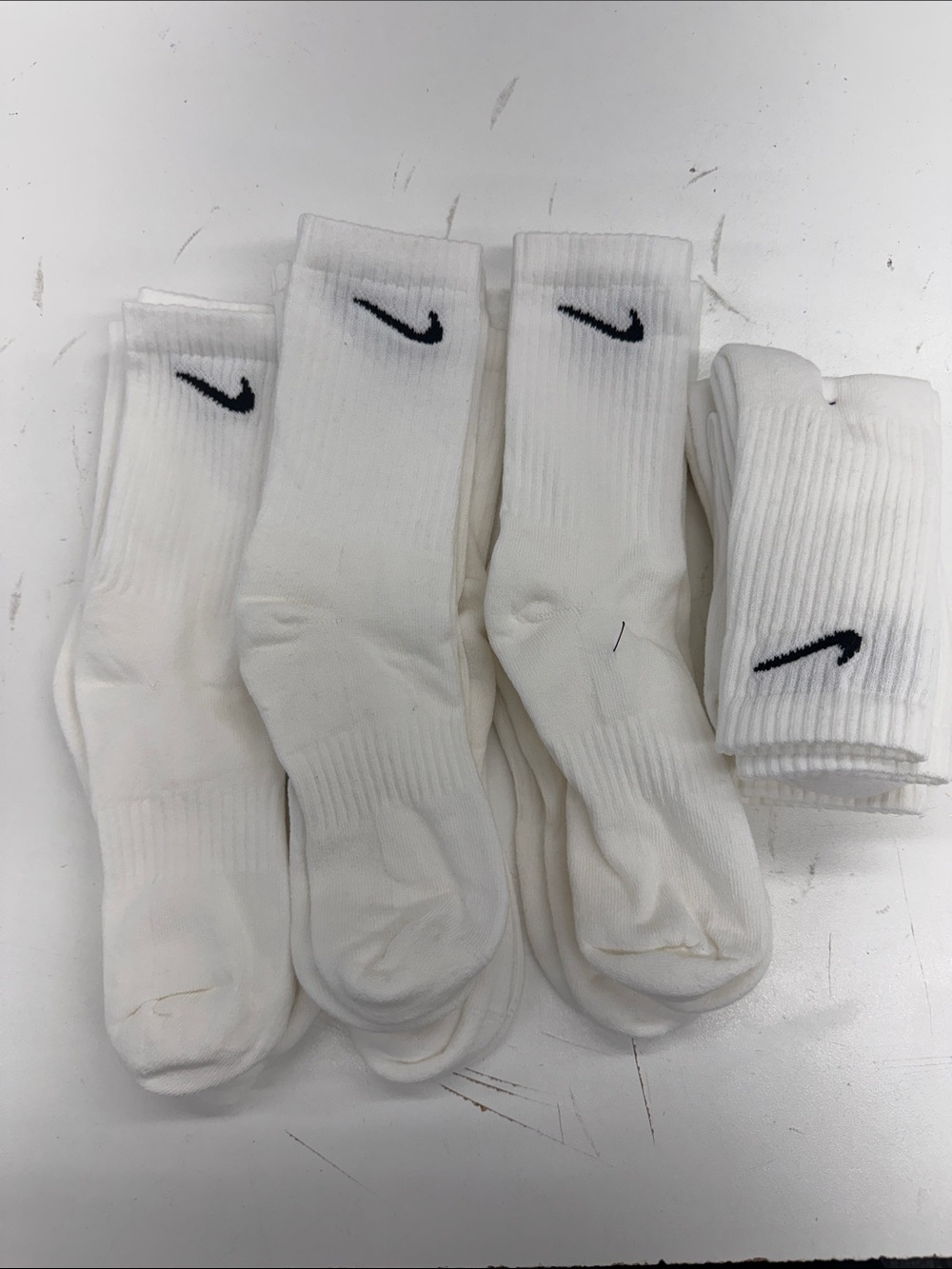 Nike White Crew Everyday Socks with Black Swoosh - 10 pairs Medium 6-8